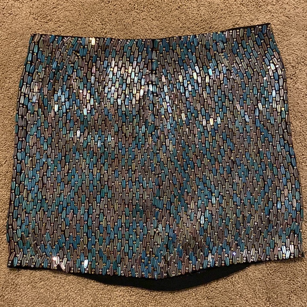 Aryn K beaded sequin miniskirt. Size M. NWT! Mermaid sparkle!
